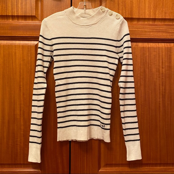 Abercrombie & Fitch Sweaters - Abercrombie & Fitch Black & White Striped Sweater